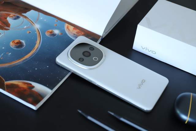 手机越级引领者超级扬声器真的太猛了！凯发k8vivo Y300评测：国民(图9)