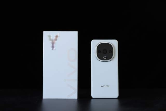 手机越级引领者超级扬声器真的太猛了！凯发k8vivo Y300评测：国民(图10)