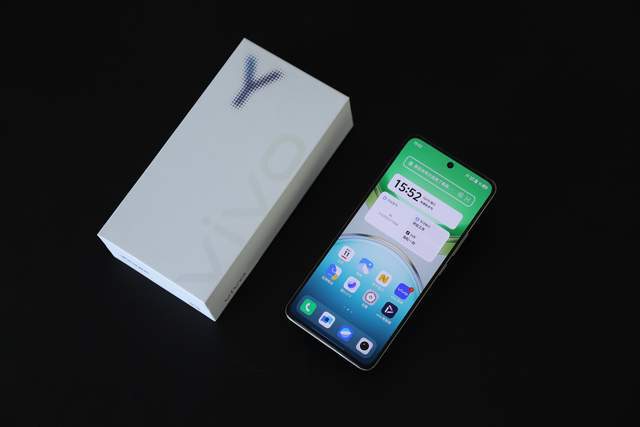 手机越级引领者超级扬声器真的太猛了！凯发k8vivo Y300评测：国民(图17)